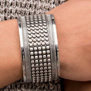 🌷 5/$30 Bronco Bust - Silver Bracelet